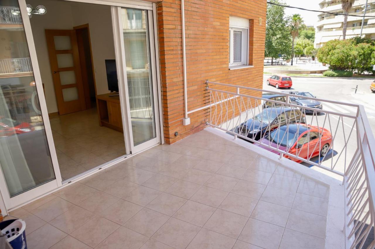 Апартаменты Apartamento En Pleno Centro De Камбрильс Экстерьер фото