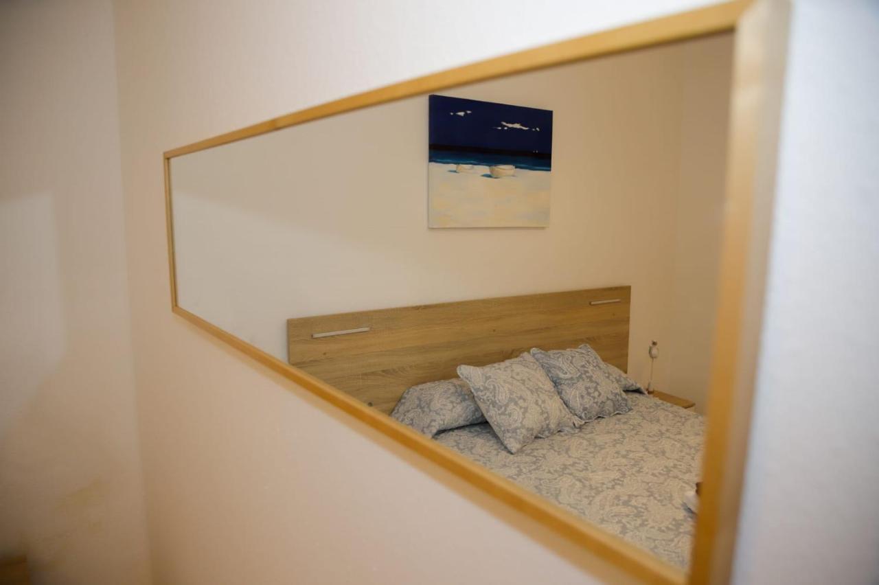 Апартаменты Apartamento En Pleno Centro De Камбрильс Экстерьер фото